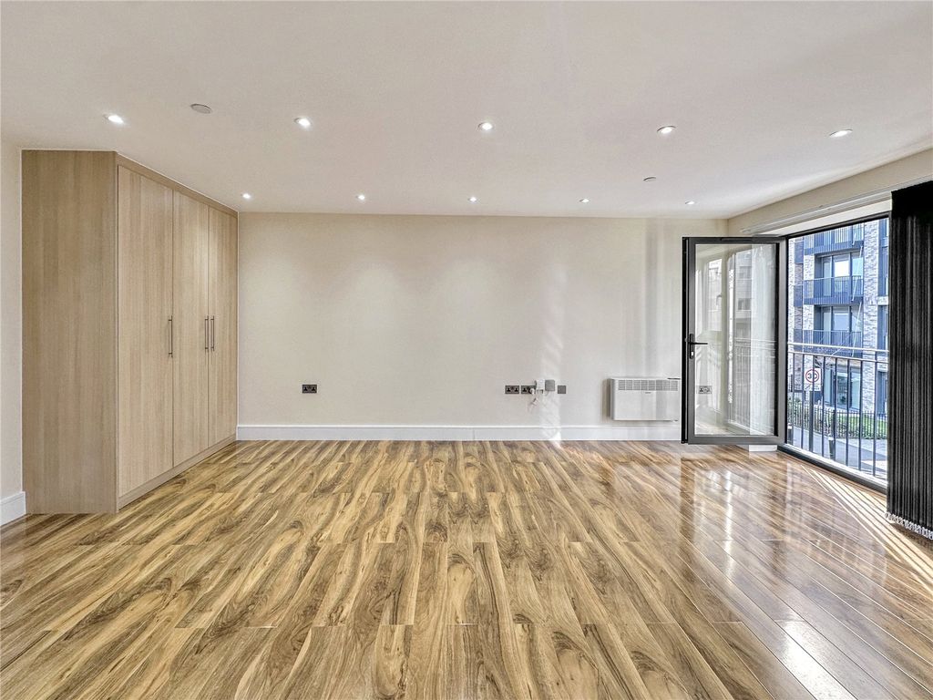 Property photo 1 of 8 Picture No. 12