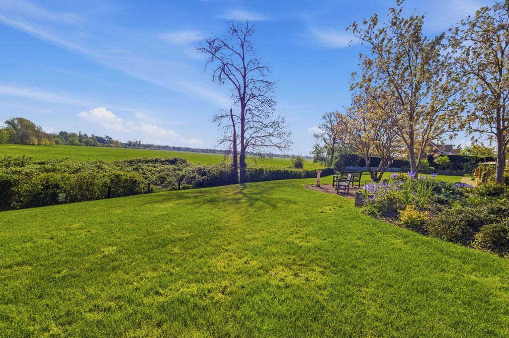 Property photo 2 of 21