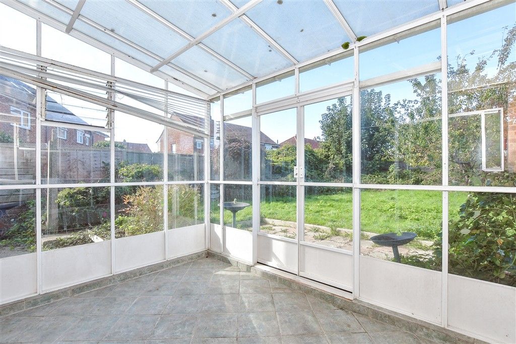 Property photo 2 of 12 Lean-To