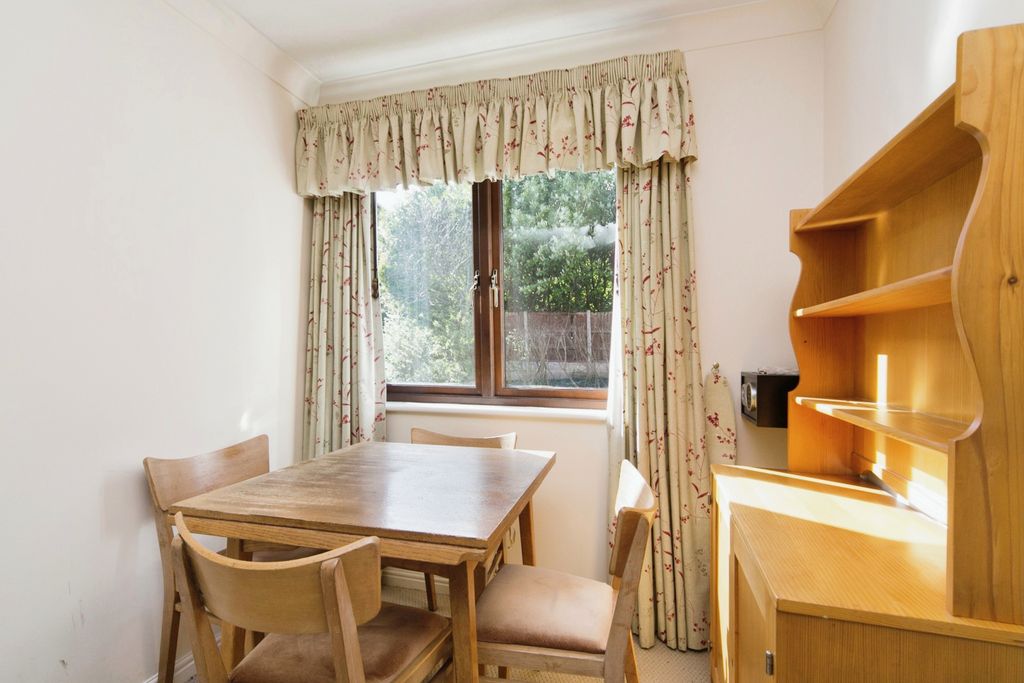 Property photo 3 of 12 Dining Room