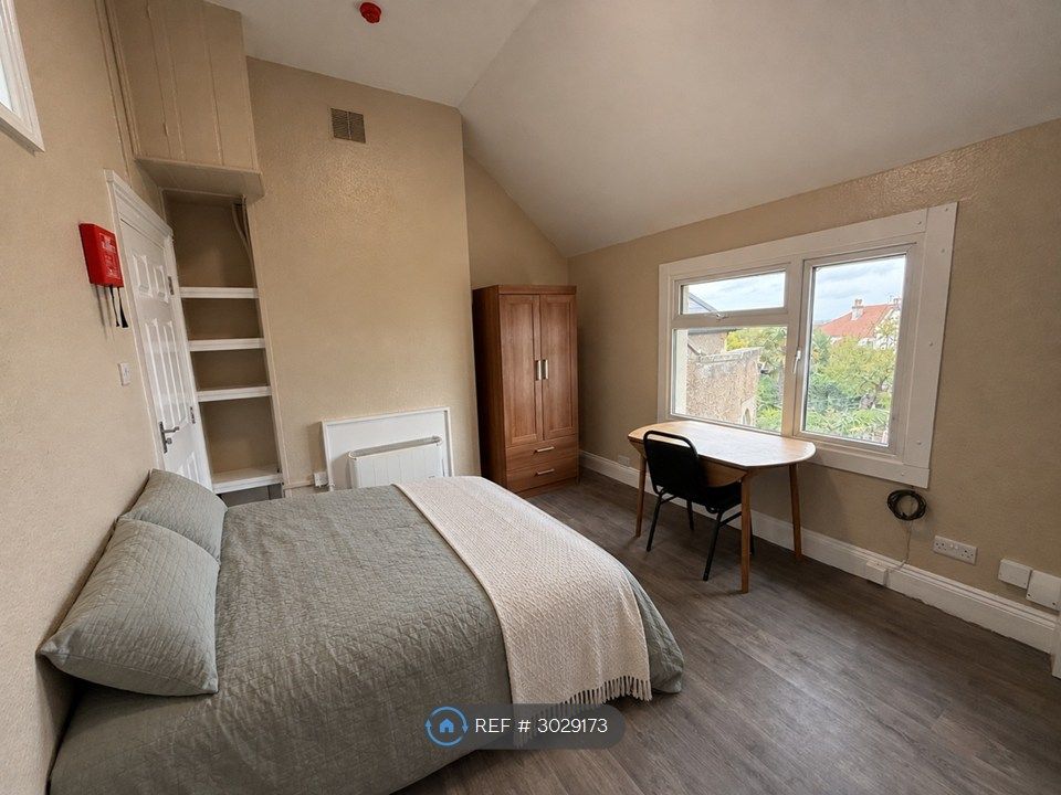 Property photo 3 of 4