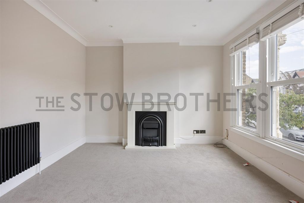 Property photo 3 of 12