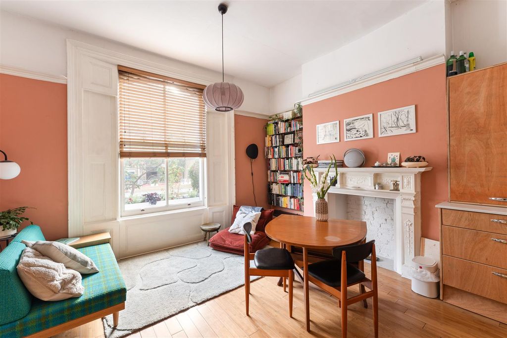 Property photo 2 of 31 +Amhurst Road, E8