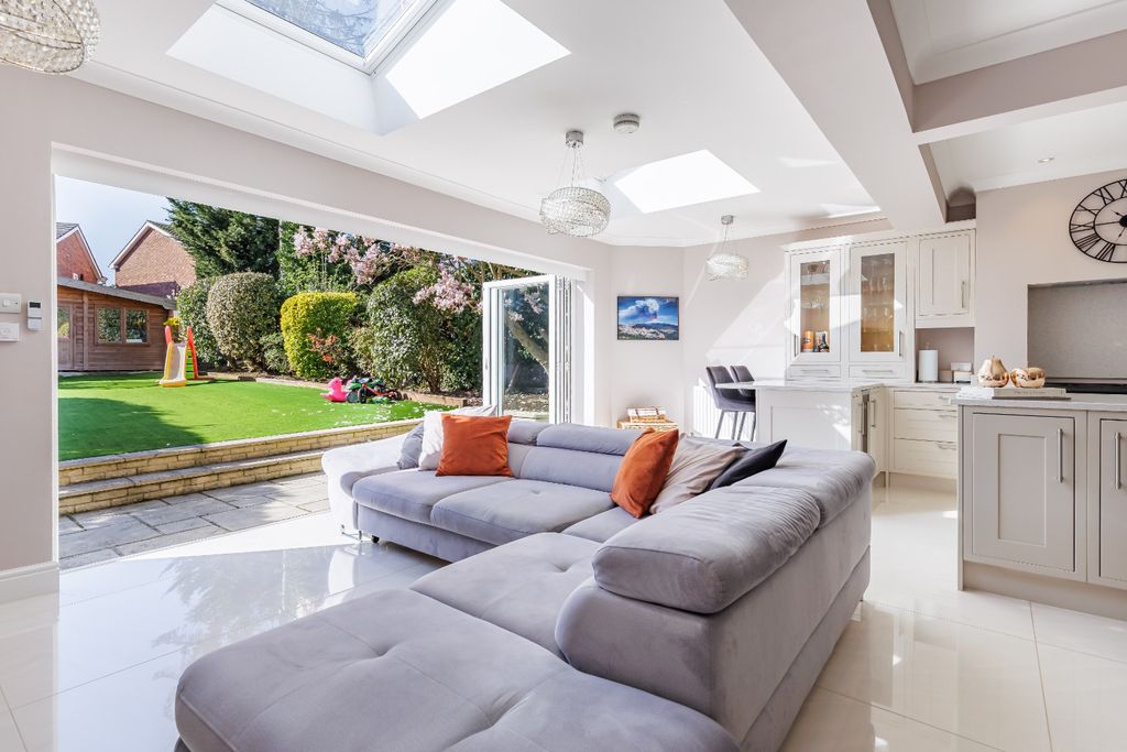 Property photo 2 of 26 4957141