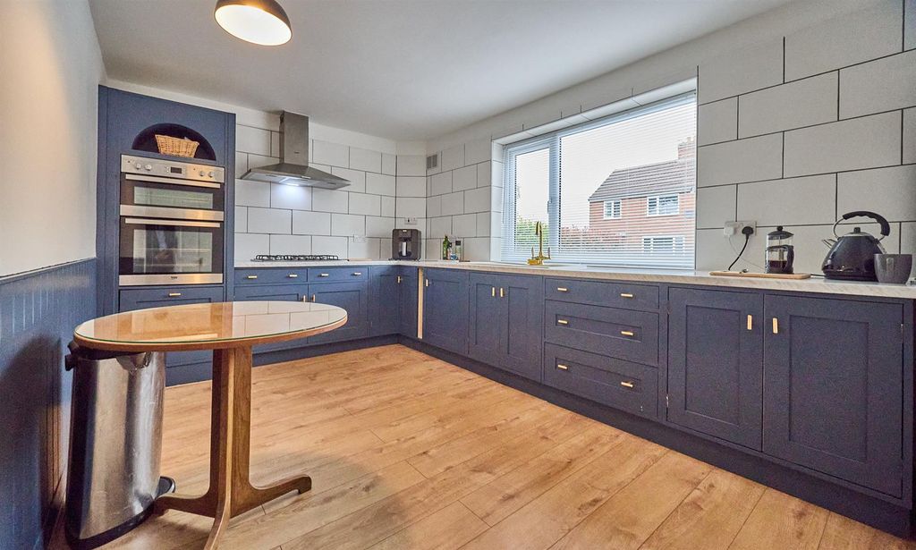 Property photo 3 of 15 Front Fitted Dining/Kitchen