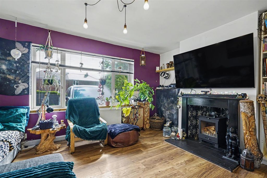 Property photo 2 of 29 Lounge