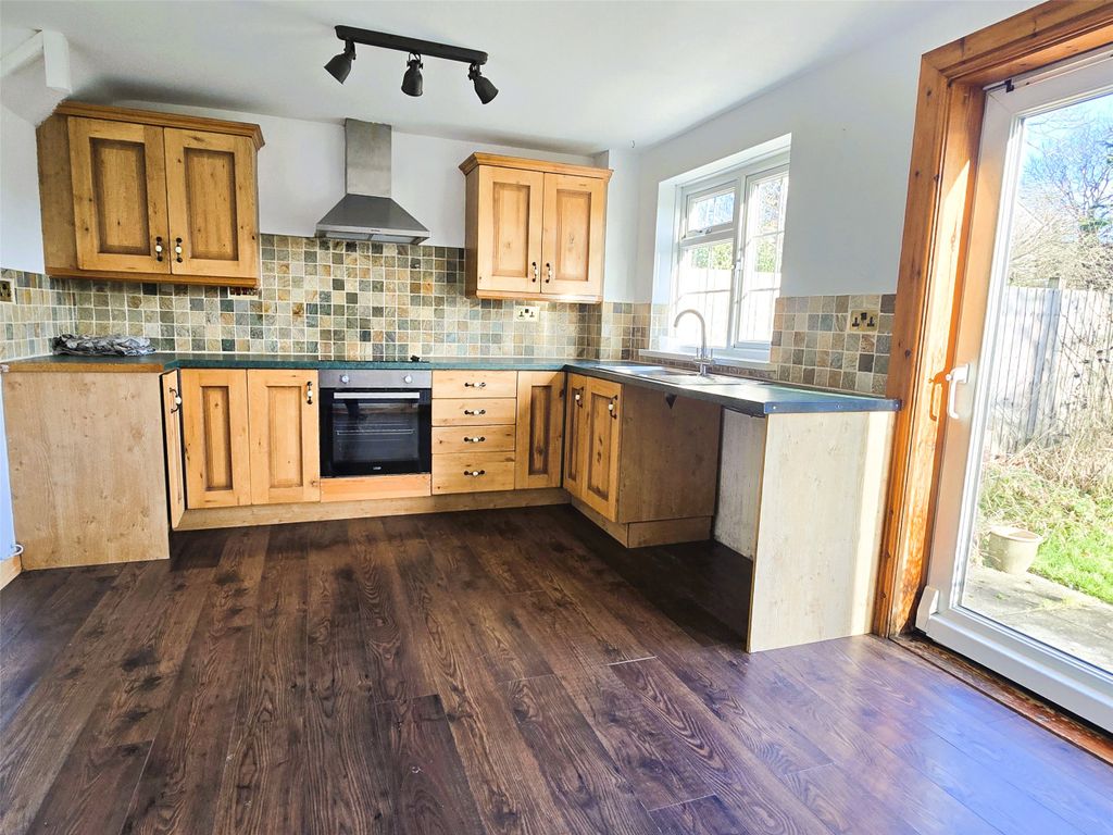 Property photo 3 of 9 3 - Picture No. 17