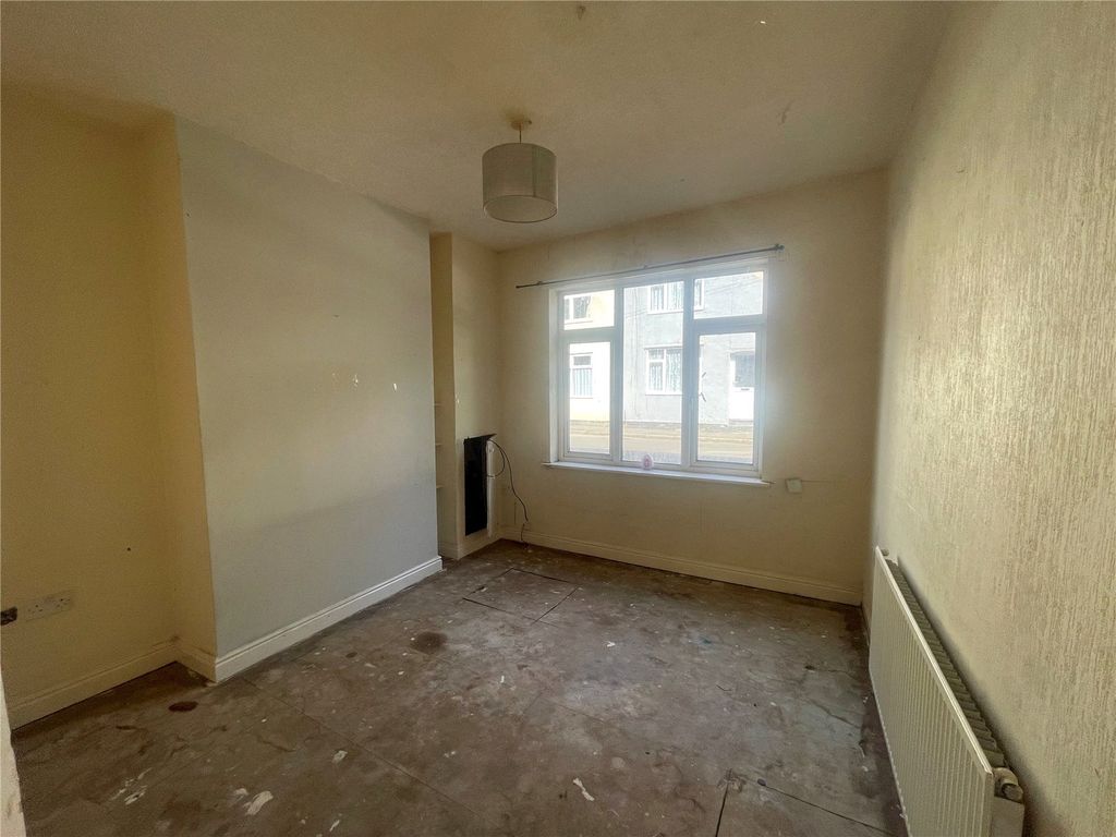 Property photo 3 of 9 Picture No. 17
