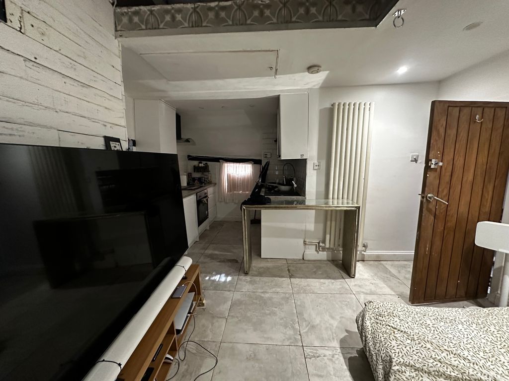 Property photo 3 of 3