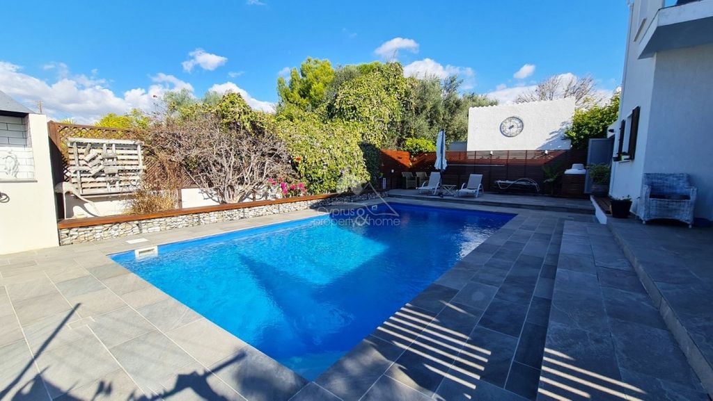 Property photo 3 of 48