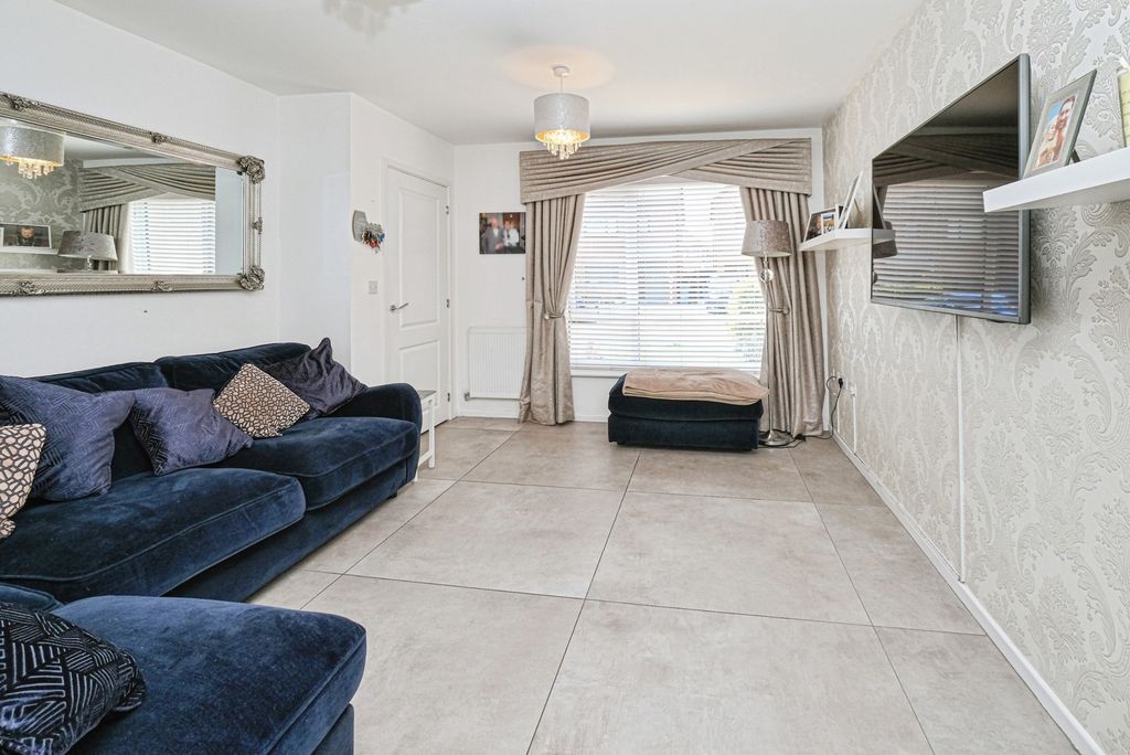 Property photo 2 of 16 Photo