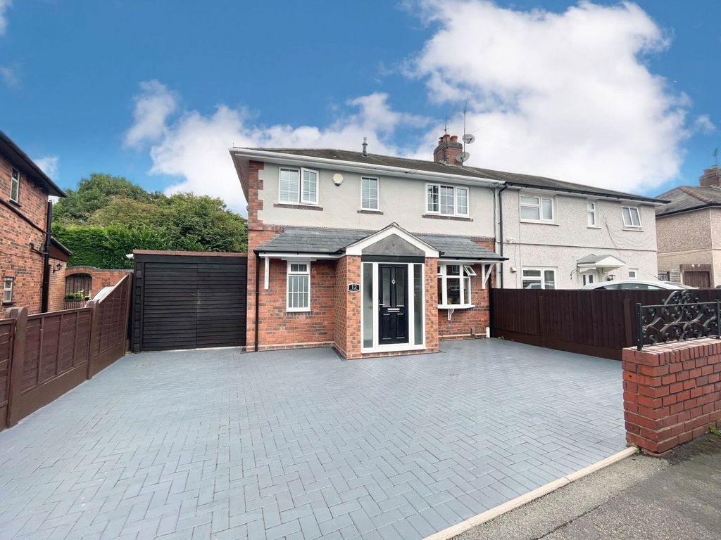 Property photo 1 of 33