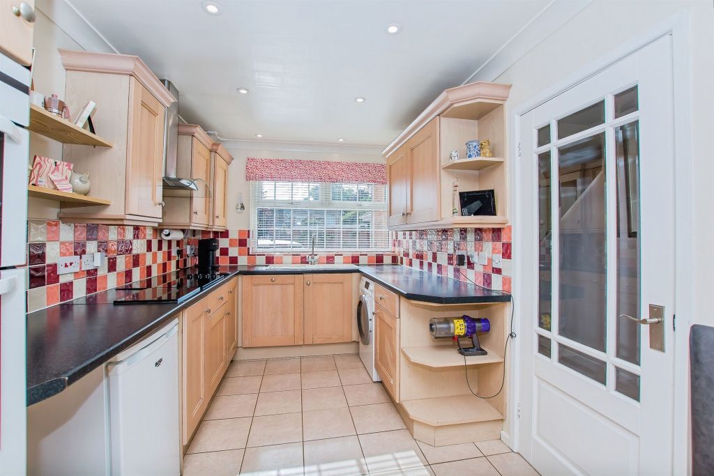 Property photo 2 of 27