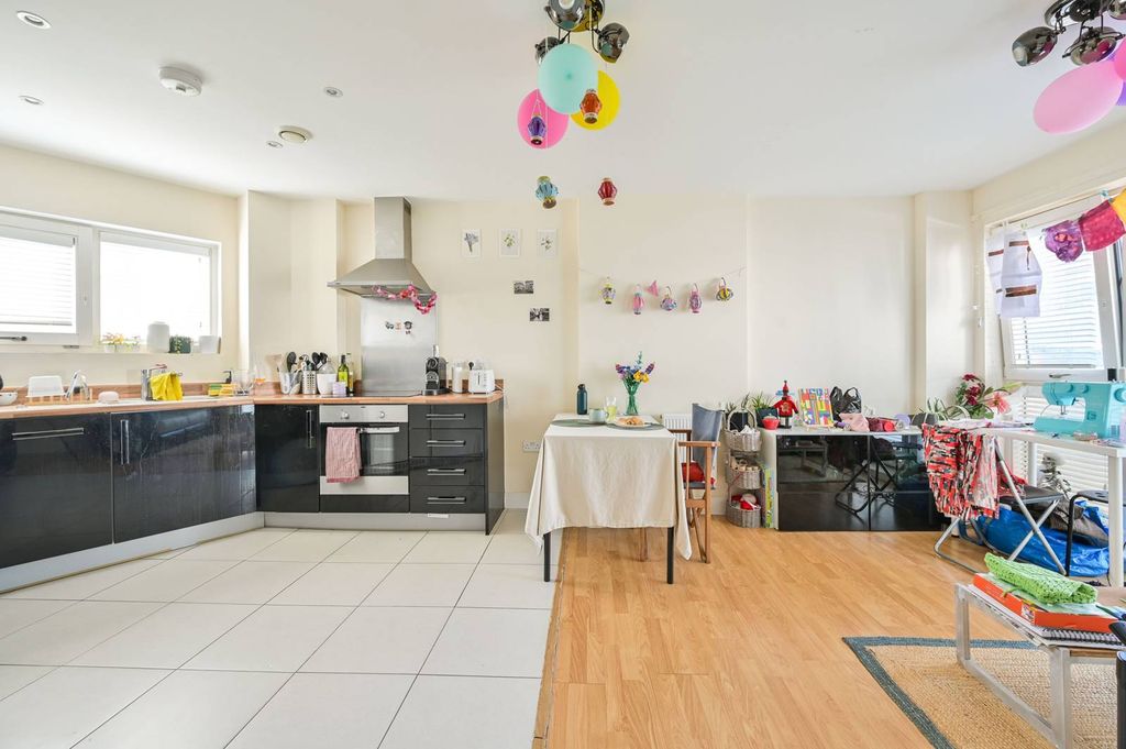 Property photo 3 of 9