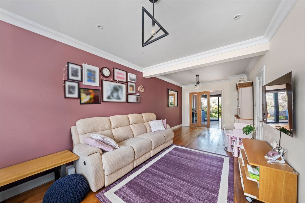 Property photo 2 of 15 Picture No. 25