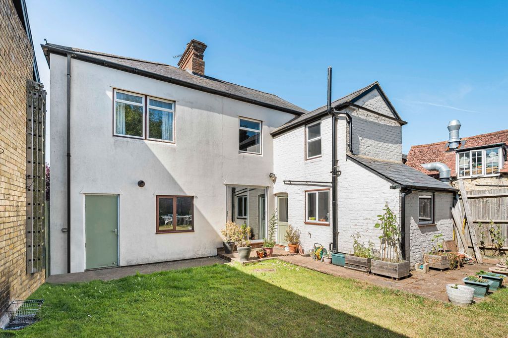 Property photo 1 of 8