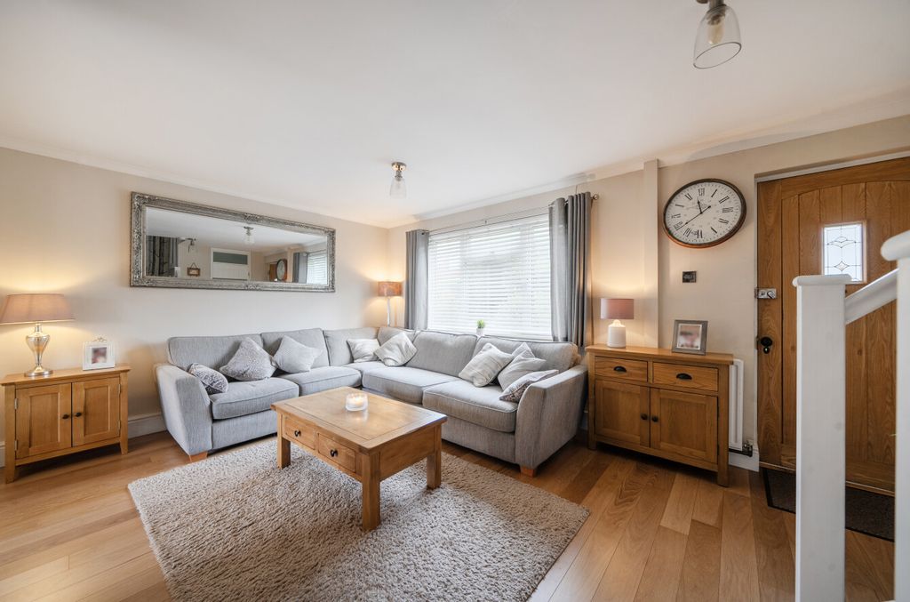 Property photo 1 of 20 1423809-12-69B012...