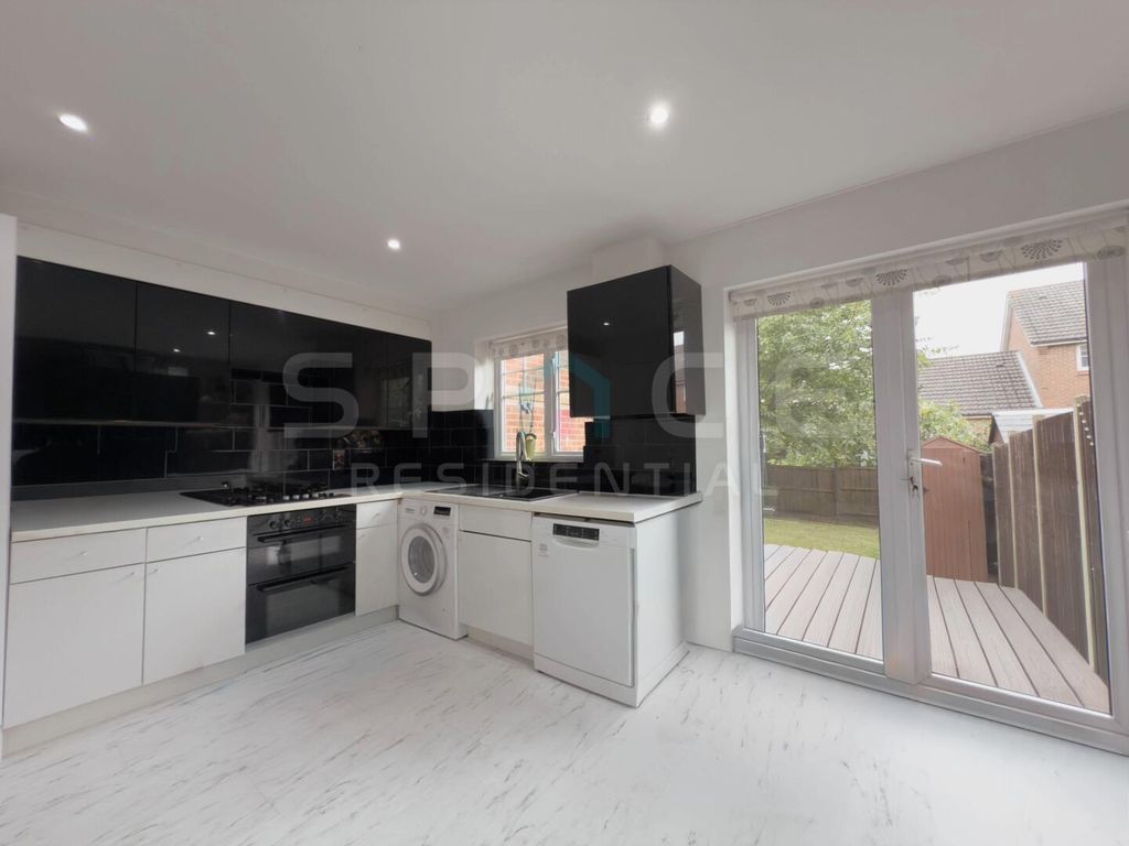 Property photo 2 of 34 Kitchen