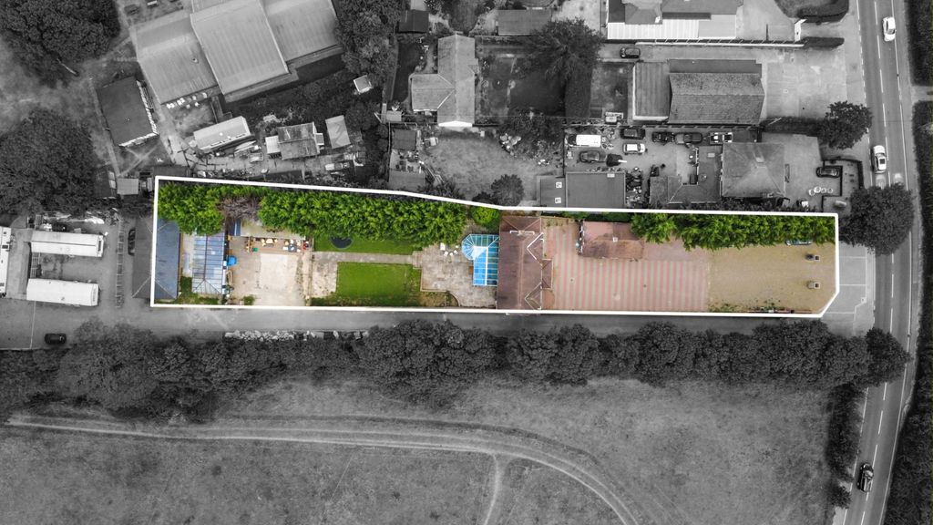Property photo 2 of 33 5382521