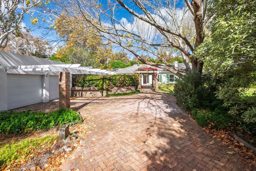Property photo 3 of 42 Kw1738200