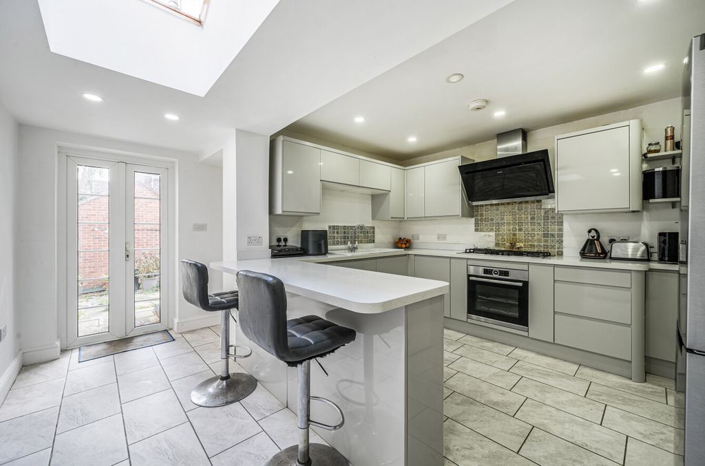 Property photo 2 of 17 1358392-26-68cd26...