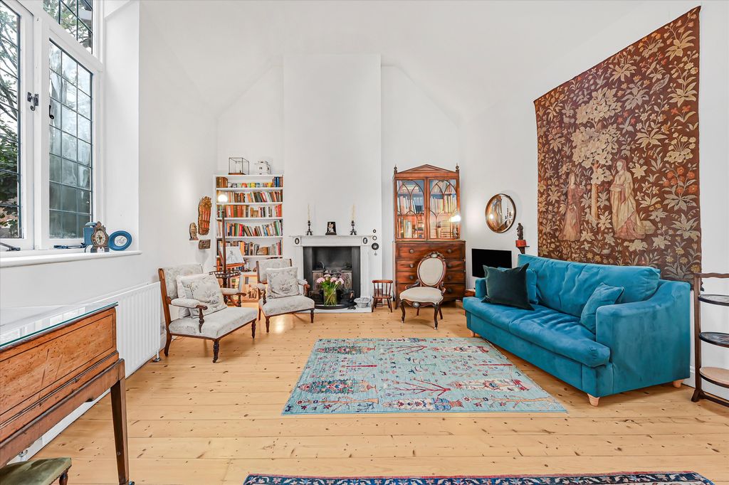 Property photo 1 of 18 Image