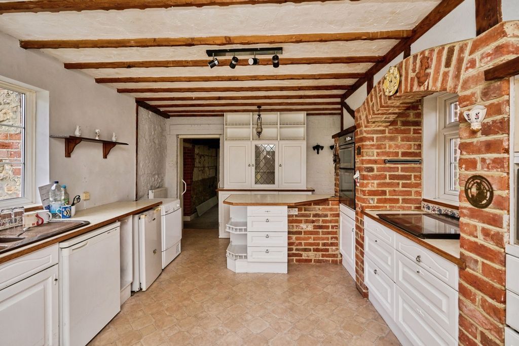 Property photo 3 of 16 Kitchen