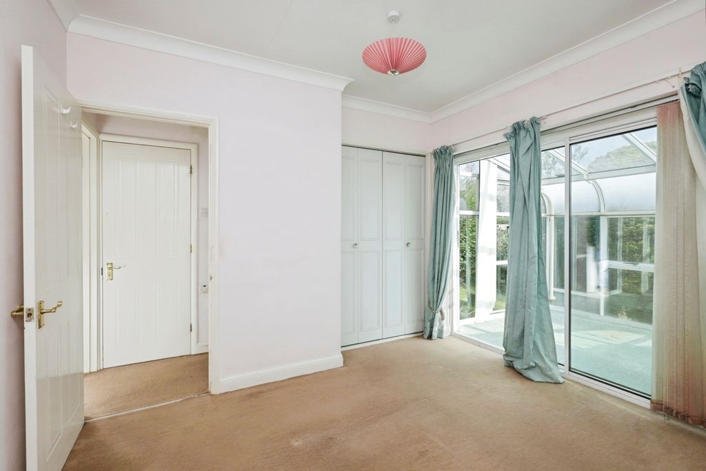 Property photo 3 of 11 Photo