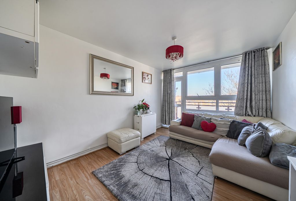 Property photo 1 of 13 1437891-11-69d535...