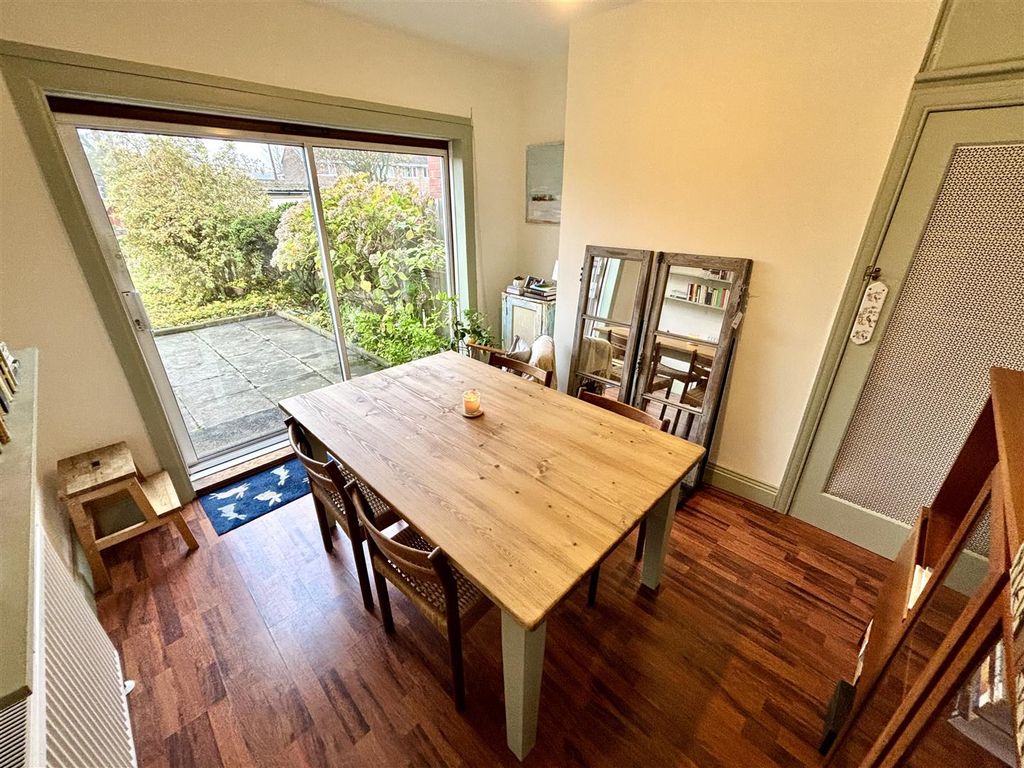 Property photo 3 of 11 Dining Room