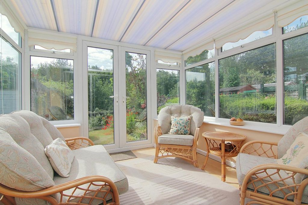 Property photo 2 of 16 Conservatory