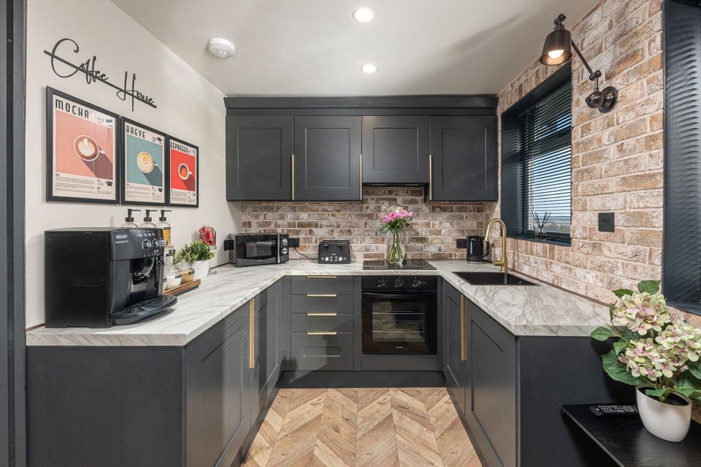 Property photo 3 of 11 Picture No. 06