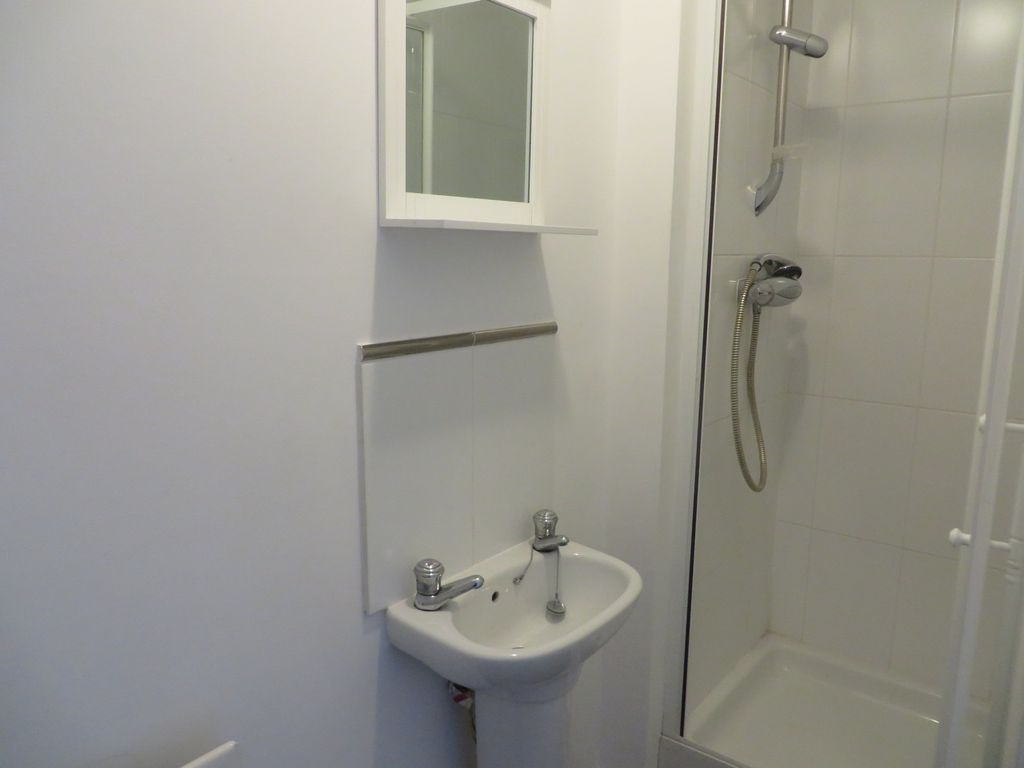 Property photo 3 of 25