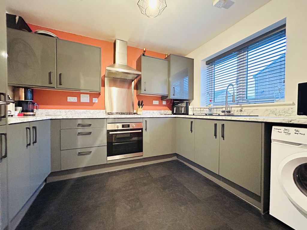 Property photo 3 of 12 Img_2170