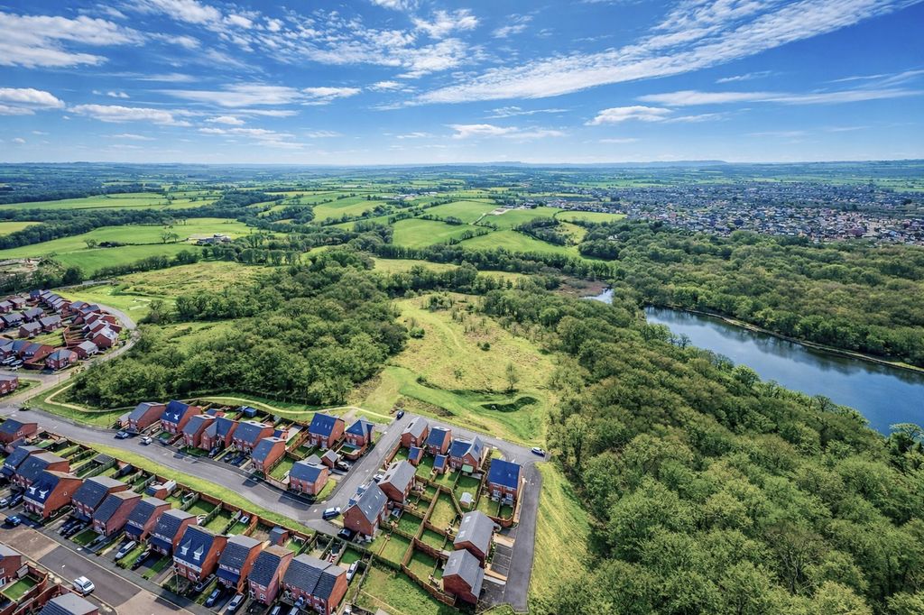 Property photo 2 of 39