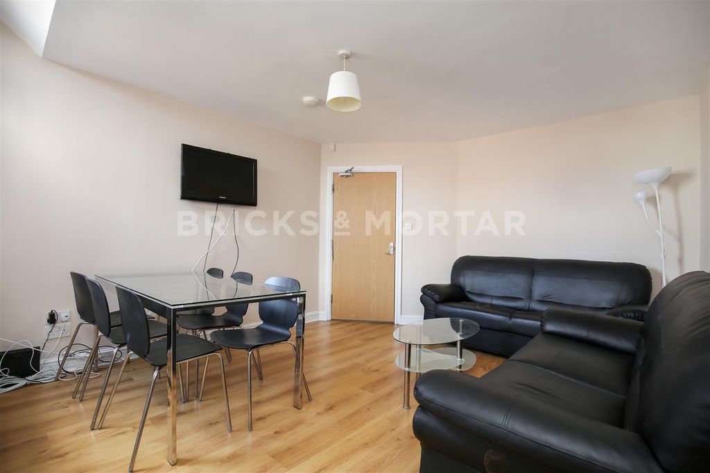 Property photo 1 of 12 Qv6Qwbx9F0Ufnbptya50hQ.Jpg