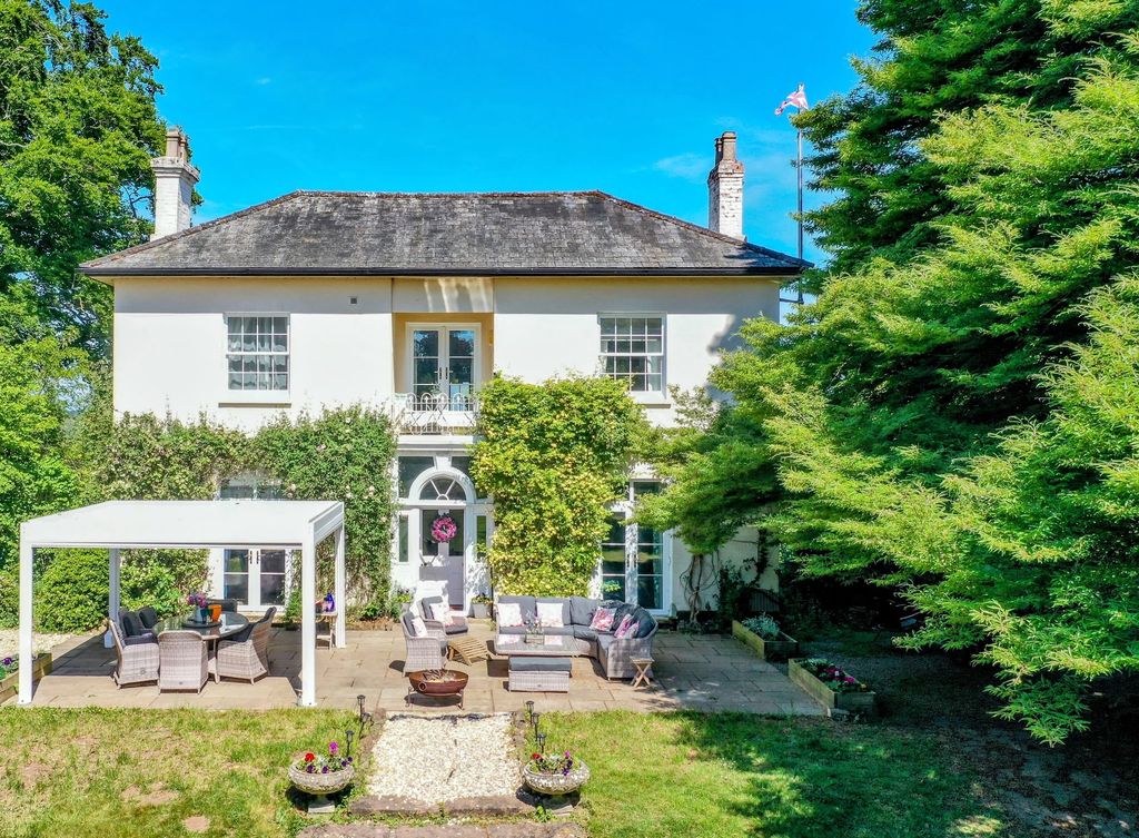 Property photo 1 of 41