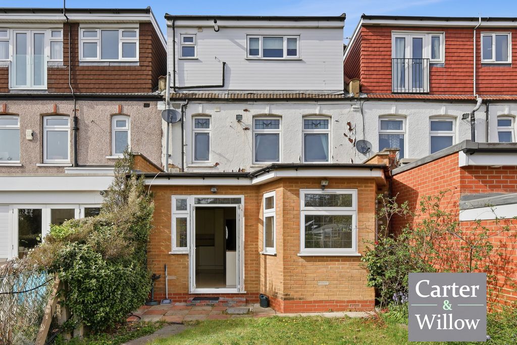 Property photo 3 of 25