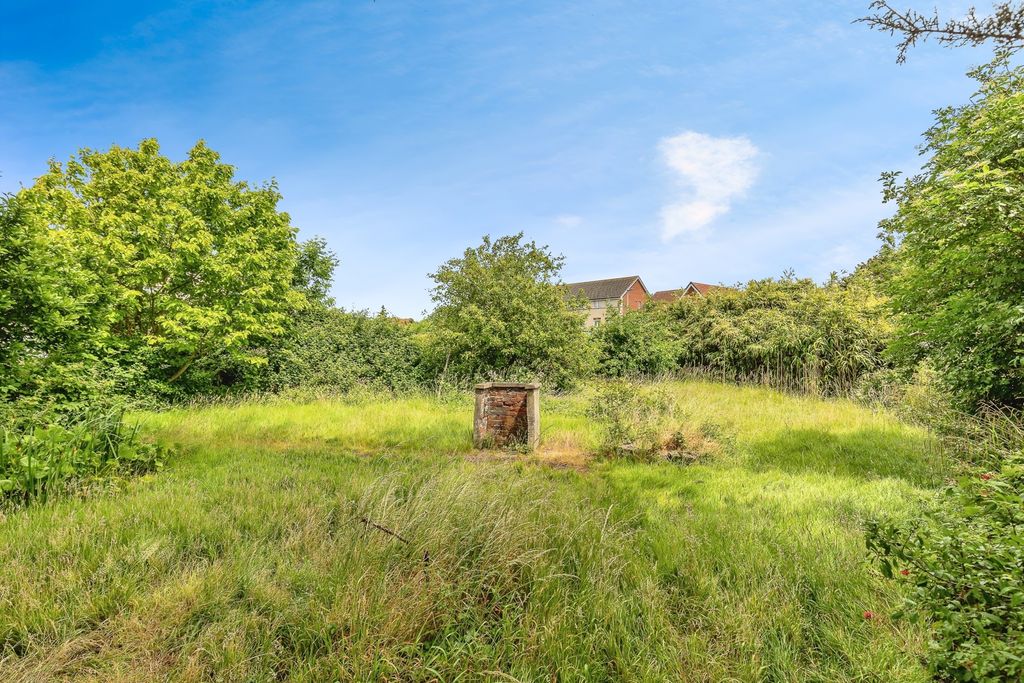 Property photo 2 of 16 Photo