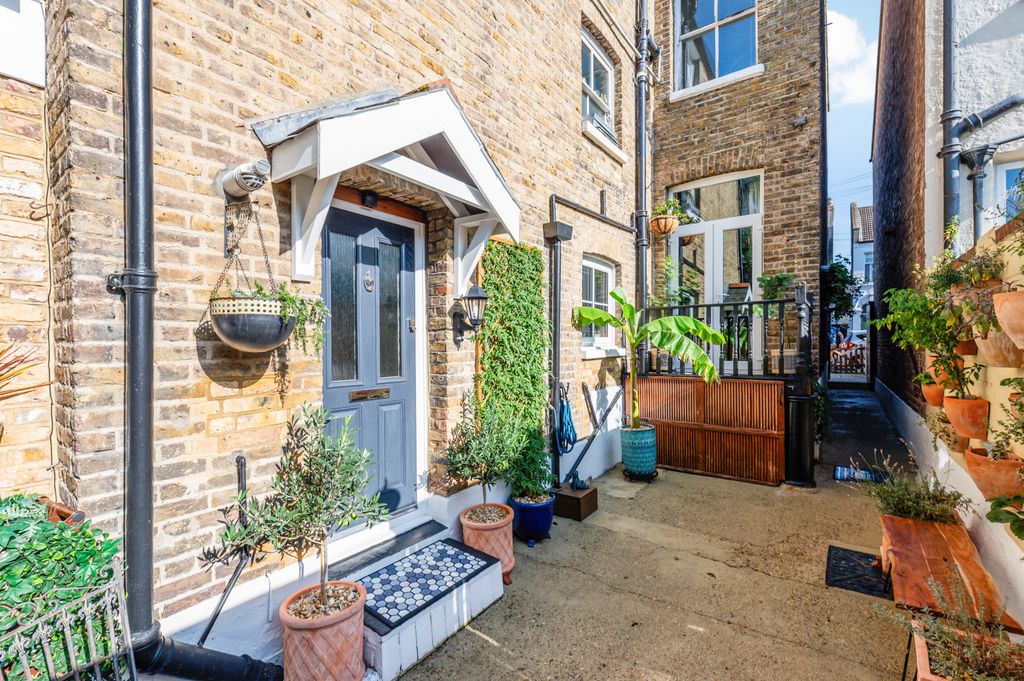 Property photo 3 of 23 Picture No. 20