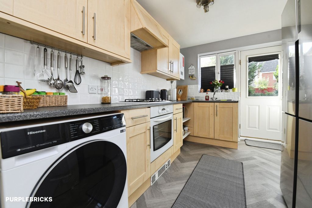 Property photo 3 of 16 Kitchen