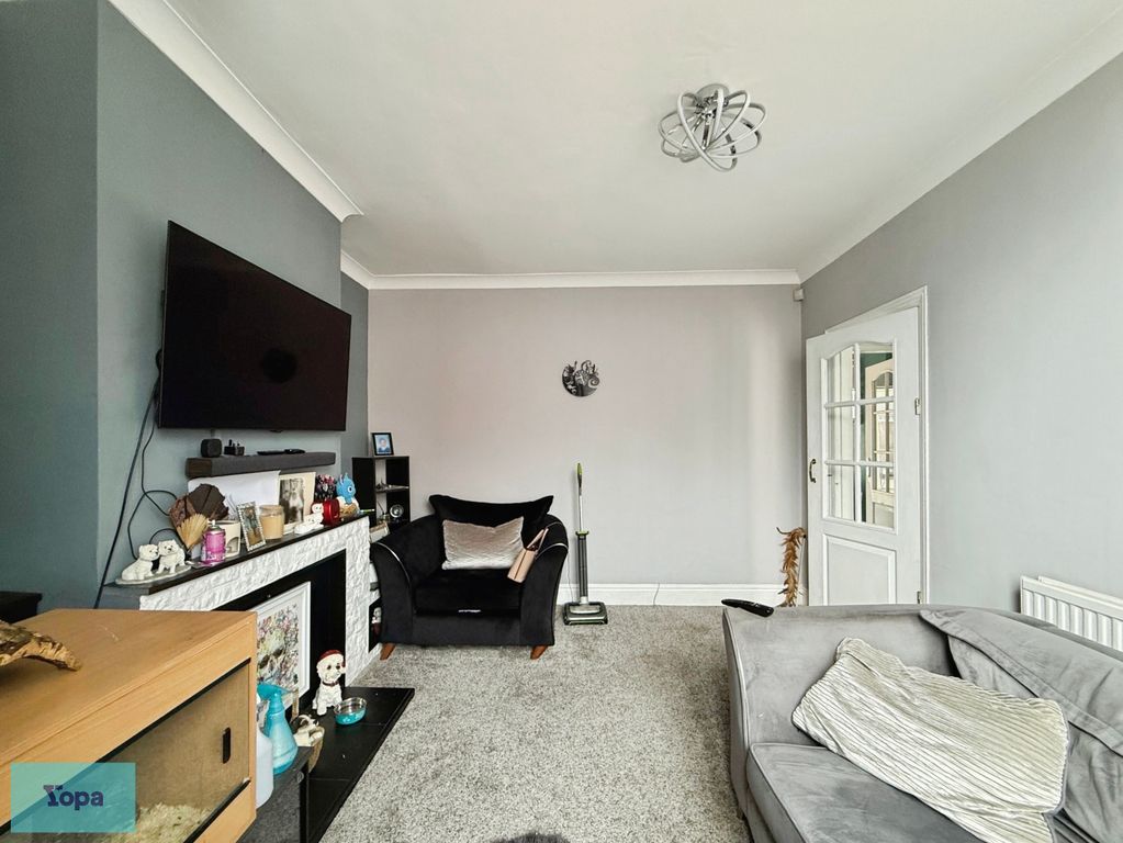 Property photo 3 of 15 D8c22558--41D9-B9Eb-2Df5B037B9C6-58960-00000Aa8F255133F