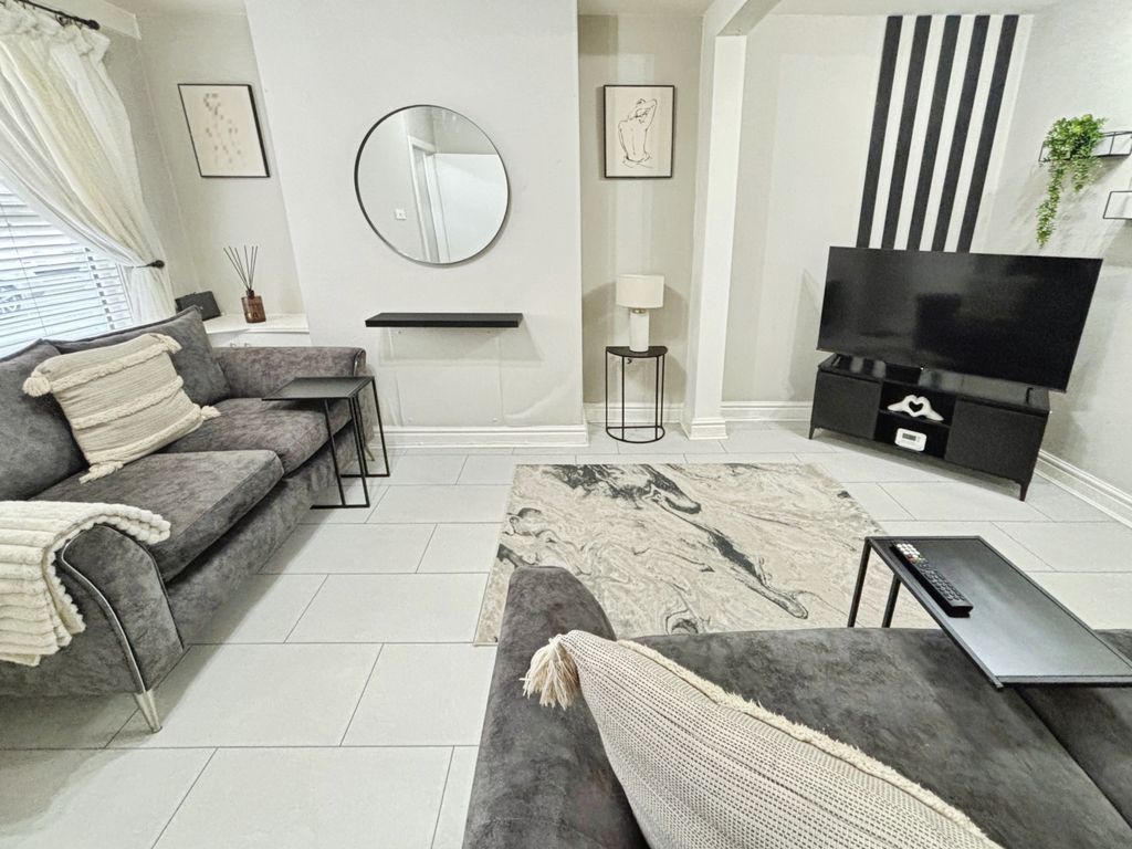 Property photo 3 of 13 3