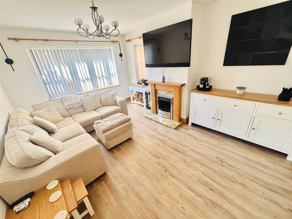 Property photo 3 of 16 Picture No. 05