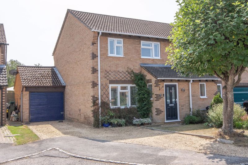 Property photo 1 of 18 External