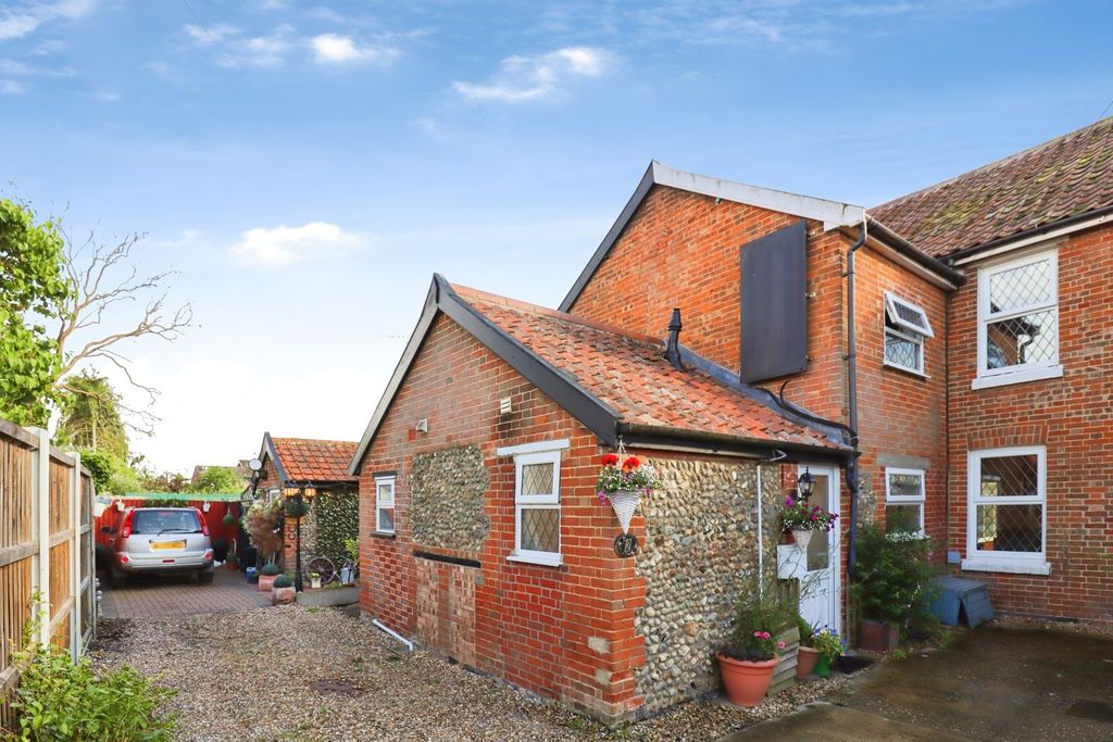 Property photo 2 of 16 Pbox-Img.Jpg