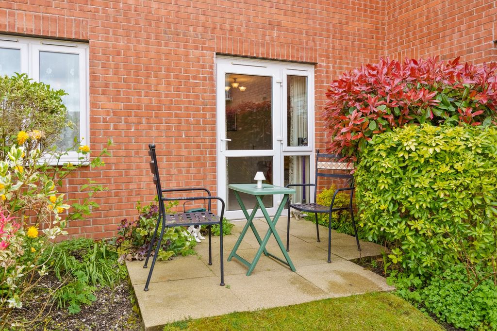 Property photo 3 of 16 Picture No. 10