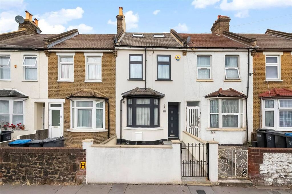 Property photo 2 of 18