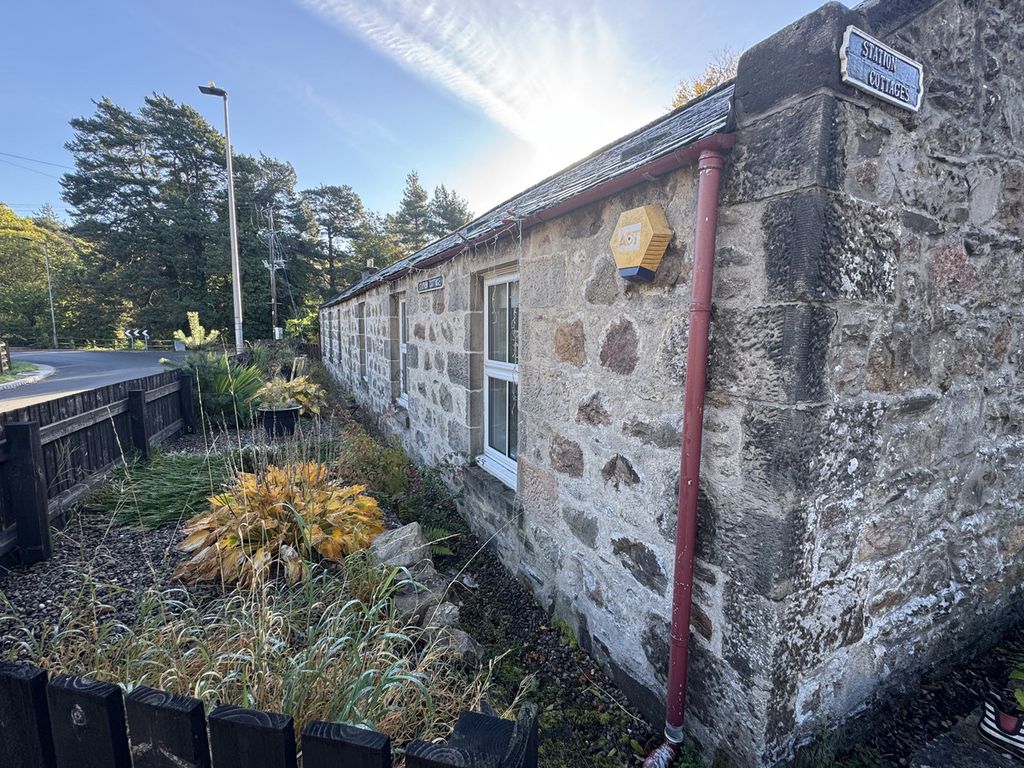 Property photo 2 of 28