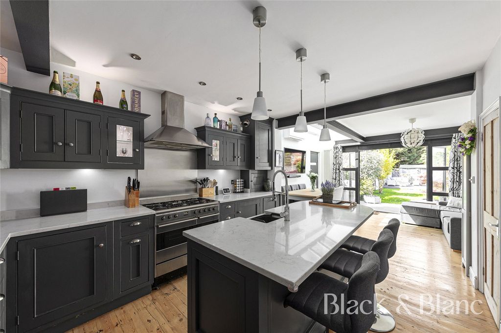 Property photo 2 of 30 Kitchen/ Diner